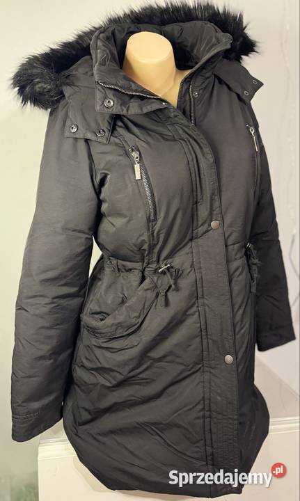 Czarna kurtka zimowa Camaeu z futerkiem