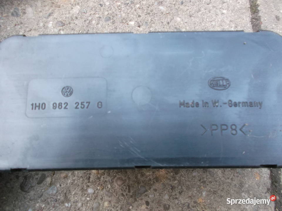 AUDI A4 B5POMPA POMPKA CENTRALNEGO ZAMKA 1H0 962 Świerzawa
