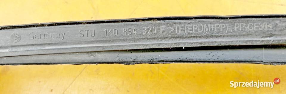 VW GOLF V USZCZELKA LISTWA SZYBY 1K0854320 mazowieckie Radom