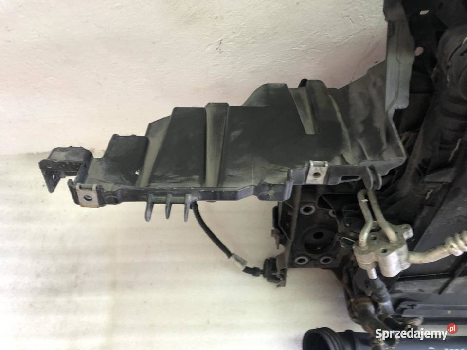 PAS PRZEDNI CHŁODNICE VOLKSWAGEN TOUAREG I LIFT