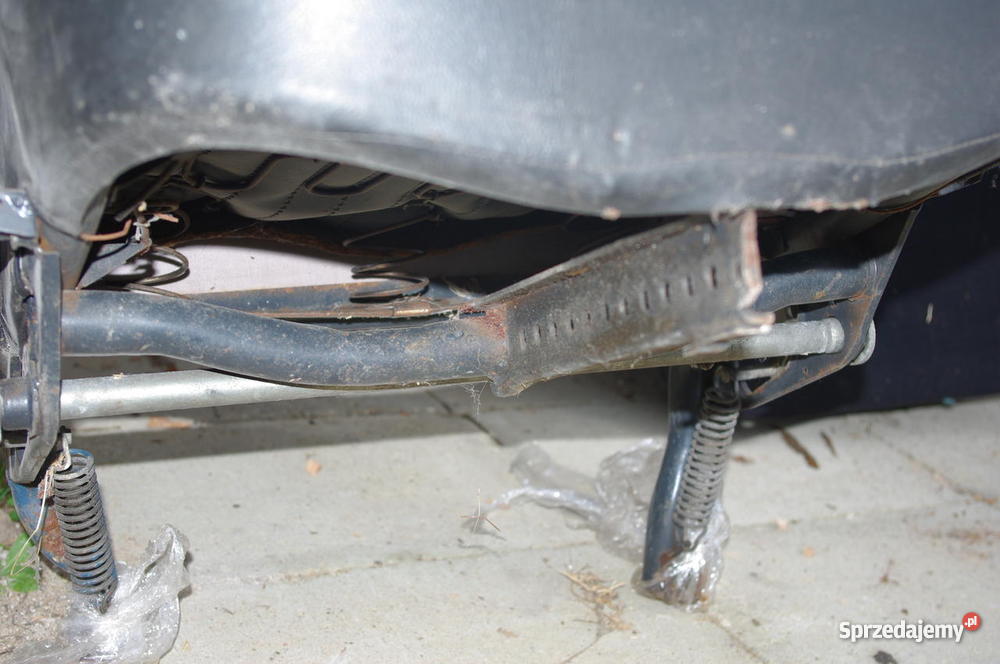 GARBUS foteli przód zagłówki pod piramidki