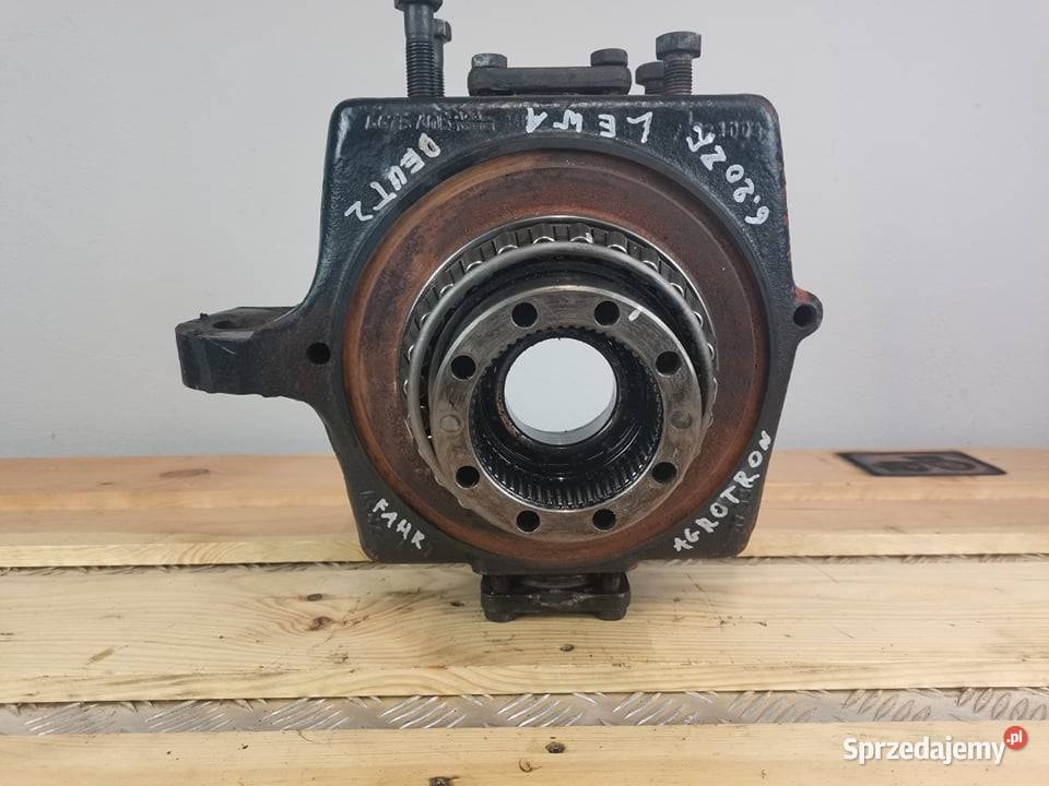 Zwrotnica lewa Deutzfahr 620 Agrotron ZF Wilkowo