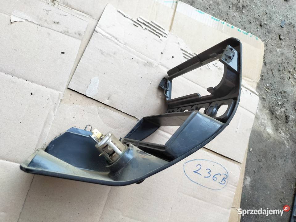 FORD FIESTA MK3 ŚRODKOWA RAMKA RADIA PANEKU Motoryzacja lubelskie