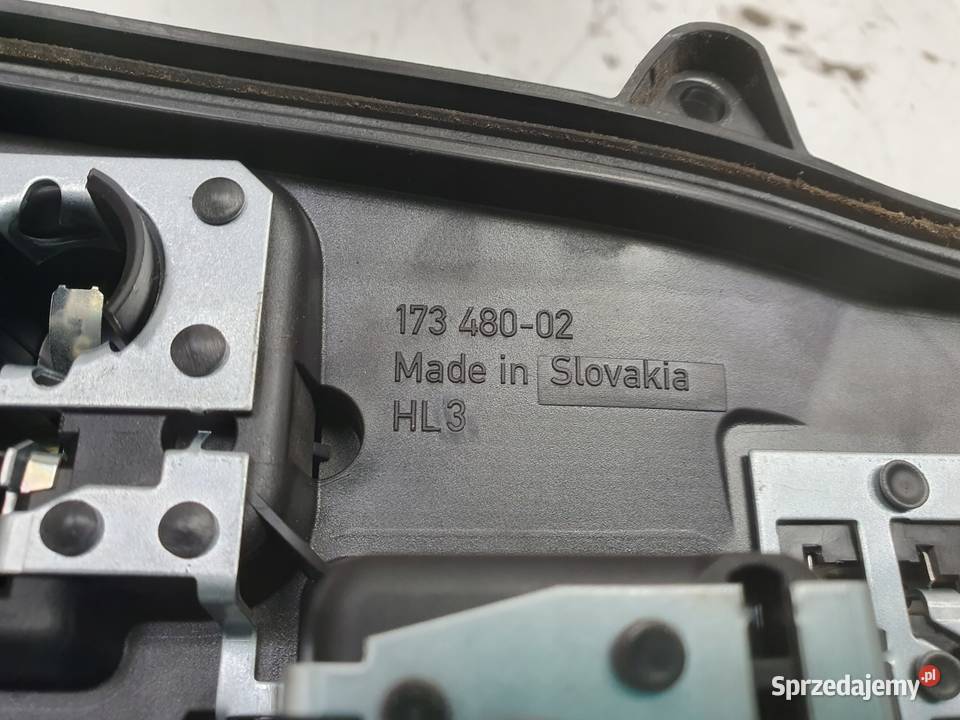 VW Transporter T5 lift PRAWY TYLNY WKŁAD LAMPY osobowe
