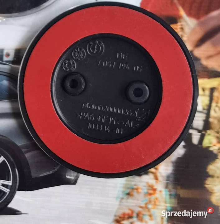 Znaczek Emblemat zamiennik na klape do BMW E81