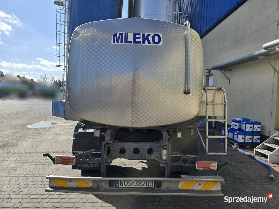 Samochód do przewozu mleka VOLVO FL 220 12 800 L mazowieckie Dzbądzek