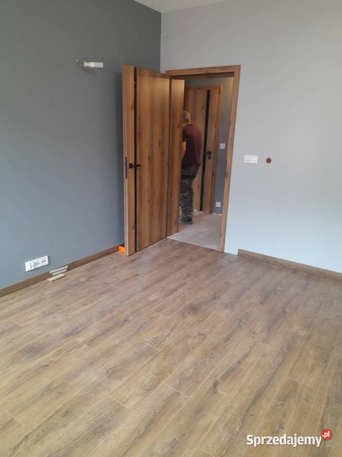 Montaż drzwi I paneli deski podlogowej Kraków