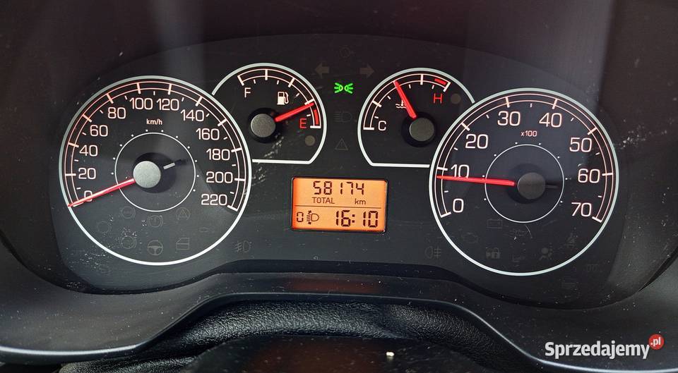 Fiat Grande Punto 2010r 14benzyna 58 przebiegu lakier metallic Grande Punto Ostróda