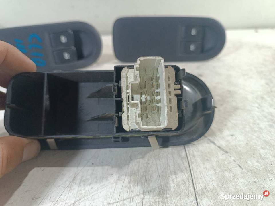 PANEL PRZYCISKI SZYB LEWY RENAULT CLIO III 3D osobowe wielkopolskie