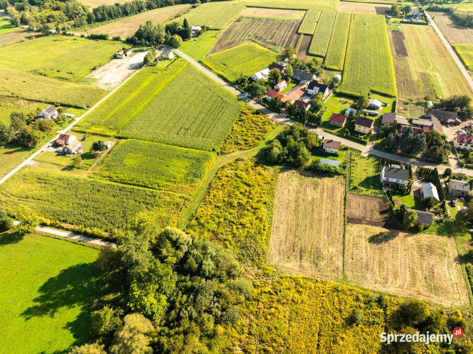 Płaska prostokątna działka 33 do Krakowa Sprzedaż małopolskie Książnice Wielkie