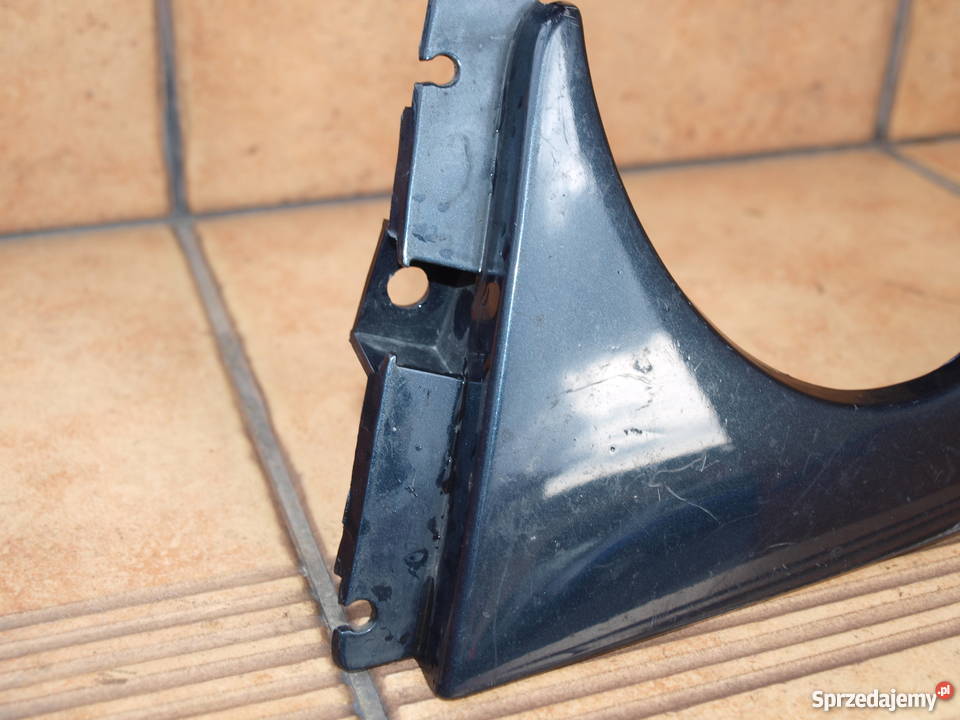 Mercedes E klasa W210 listwa pod lampe lewą 1995 listwy na zderzak wielkopolskie Kalisz sprzedam