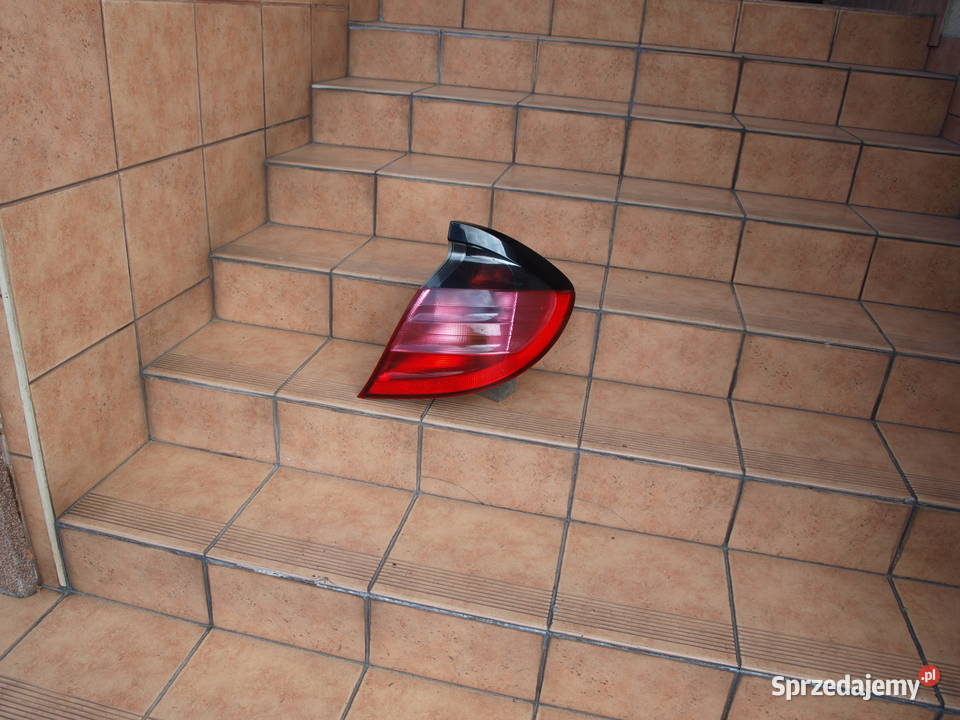 Mercedes C Sport Coupe lampa prawa tył 2000 Prawe