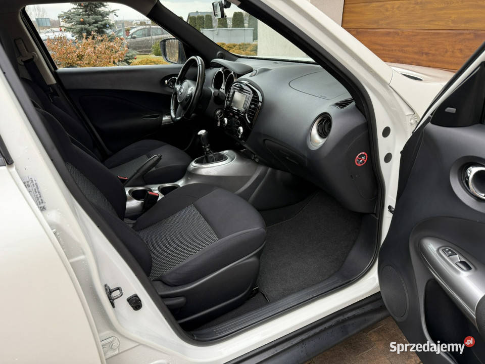 Nissan Juke 15r 12 DIG na łańcuchu kamery 360