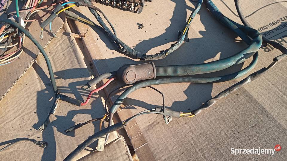 Wiązki fiat 125pprzednia i tylnia skrzynka osobowe Łódź