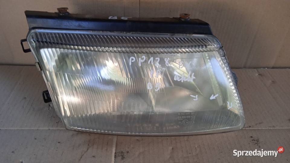 VW PASSAT B5 LAMPA PRZÓD PRAWA EU Zbierkowo