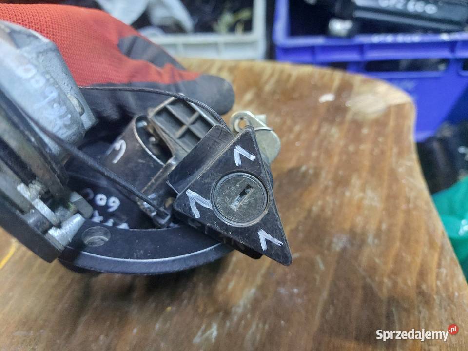 Kawasaki GPX 600 r stacyjka zamki korek Baku dolnośląskie