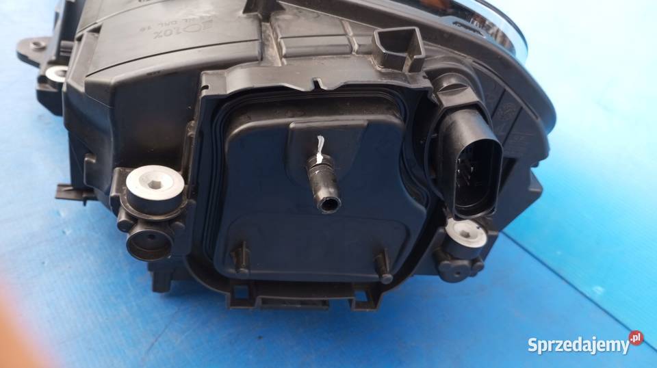 95B941010AP LAMPA PRAWY PRZÓD EU PORSCHE MACAN osobowe