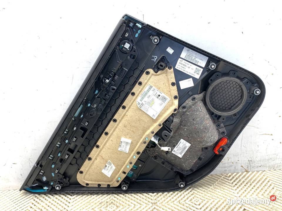 BOCZEK DRZWI PRAWY TYŁ VW PASSAT B8 Kombi