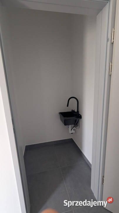 Wynajem nowoczesnej hali magazynowej z biurem 970m2 Przemyśl