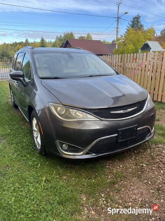Chrysler Pacifica 2018 ładny automat monitory w sprzedam
