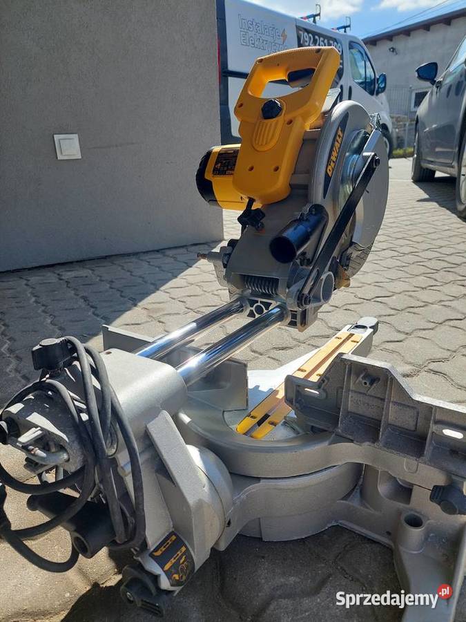 Ukośnica Dewalt 712 qs