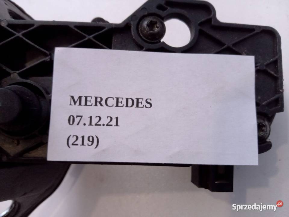 SIŁOWNIK KLAPKI WLEWU PALIWA MERCEDES CLS W219 Karoseria Nowy Tomyśl