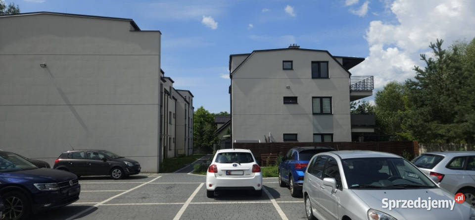 Mieszkanie 438 m z dwoma ogródkami pełnym Marki