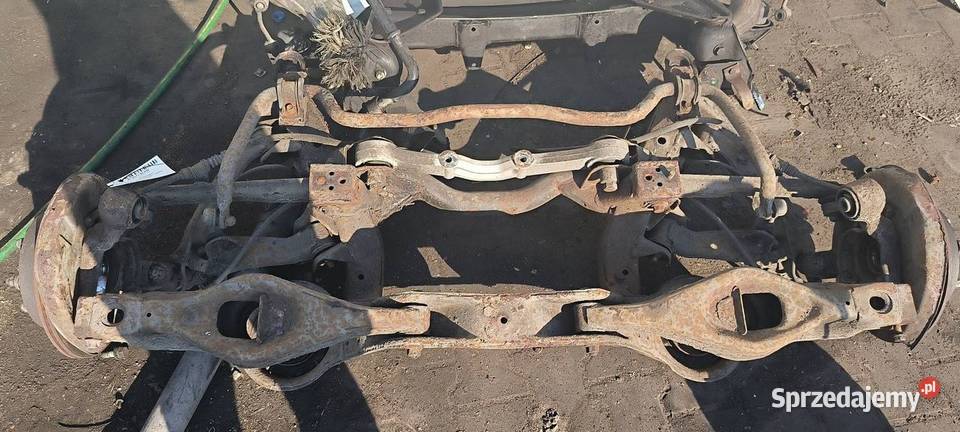 BELKA SANKI TYŁ MITSHUBISHI PAJERO IV Lipno