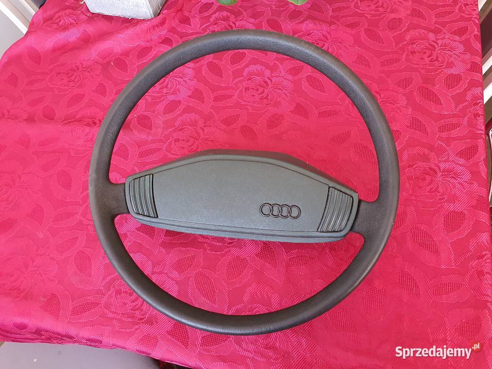 Stara zabytkowa kierownica Audi 100 c2 Kępice