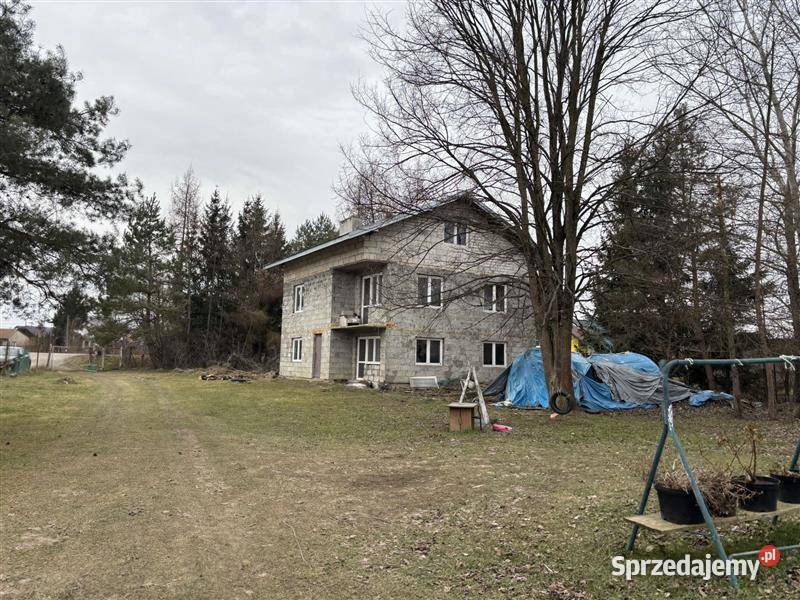 Klęczany dom wolno stojący 870m2