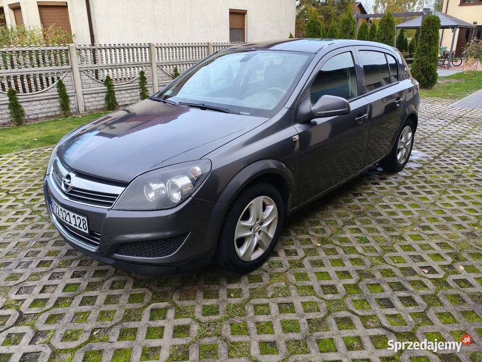 Opel Astra H 17 CDTI 110 2011 manualna Astra Tomaszów Mazowiecki