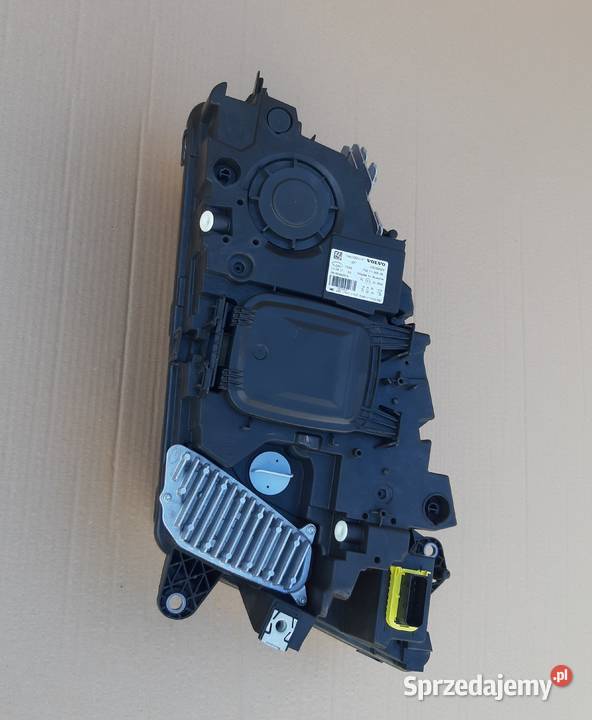 VOLVO FH4 REFLEKTOR LEWY LAMPA LEWA 22239223 lewe Trzciel sprzedam