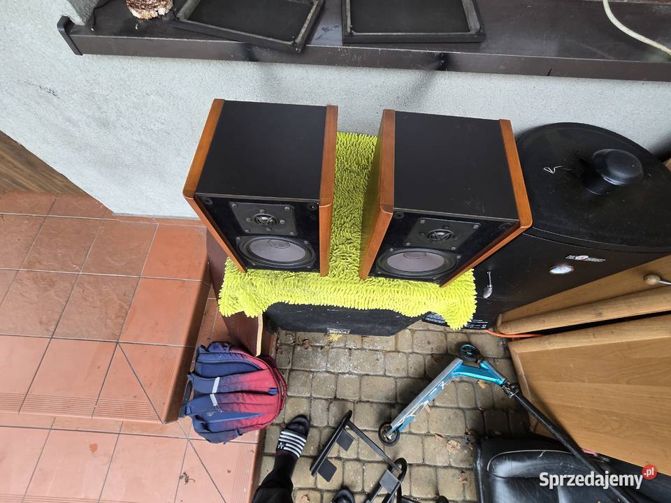 małe porządne kolumny quart 220 śląskie Chełm Śląski