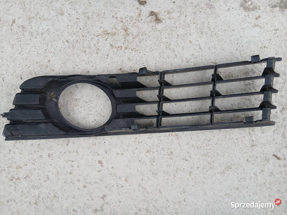 Audi A4 B6 kratka zderzaka prawa oryginalna Szczerbice