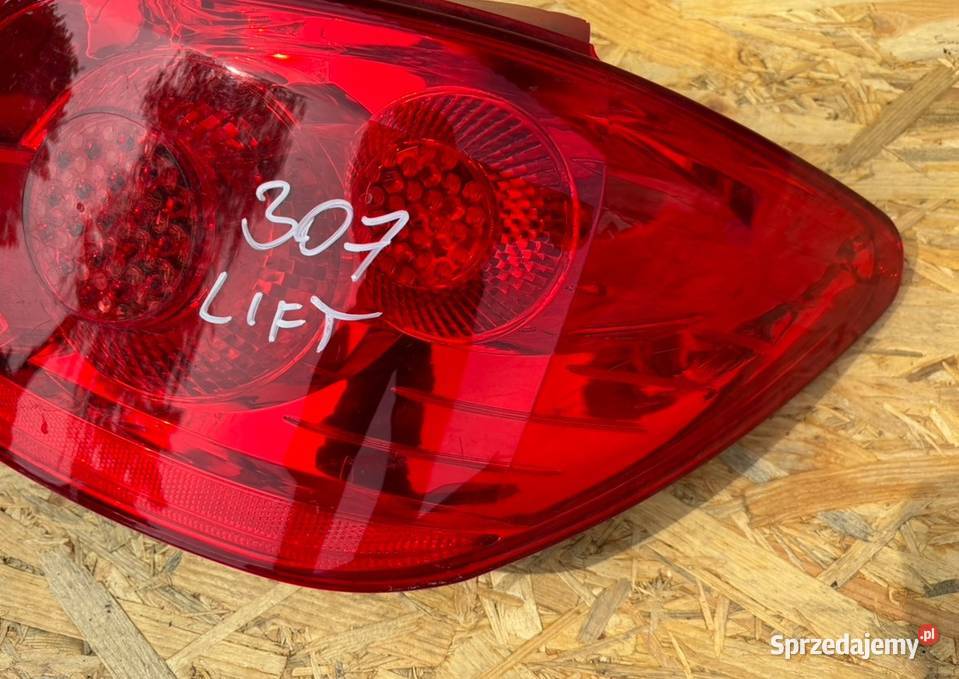 LAMPA TYŁ TYLNA PRAWA PEUGEOT 307 LIFT HB Lampy tylne Motoryzacja Międzychód sprzedam