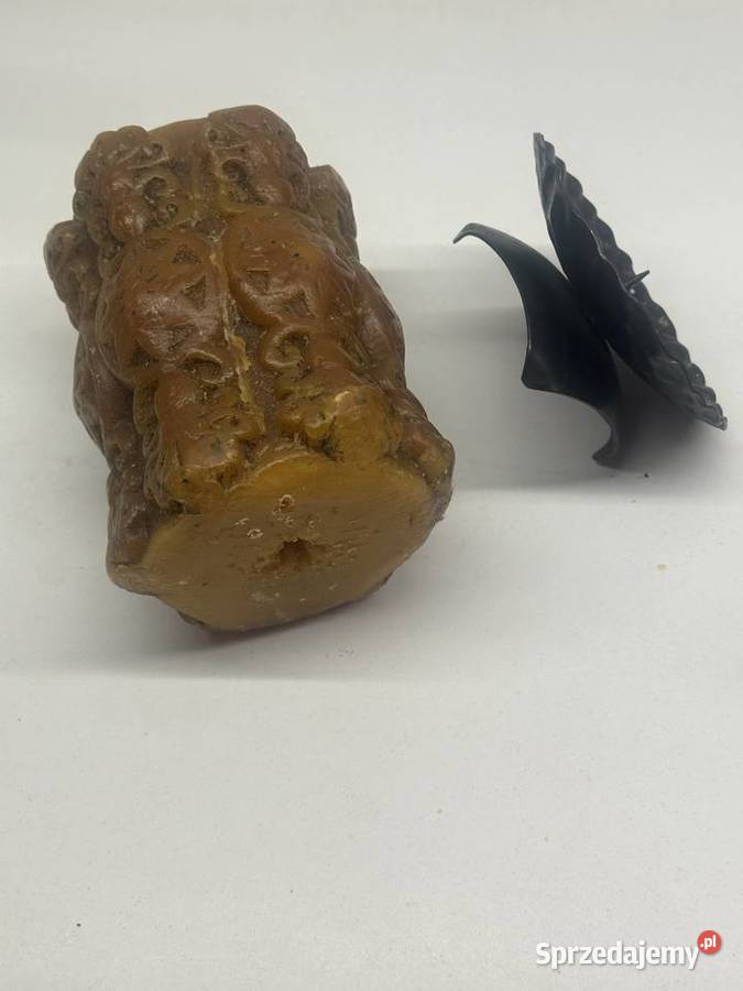 Świecznik ze świecą metaloplastyka z lat PRLu sprzedam