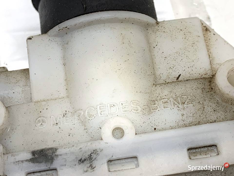 POMPKA CENTRALNEGO ZAMKA MERCEDES W201