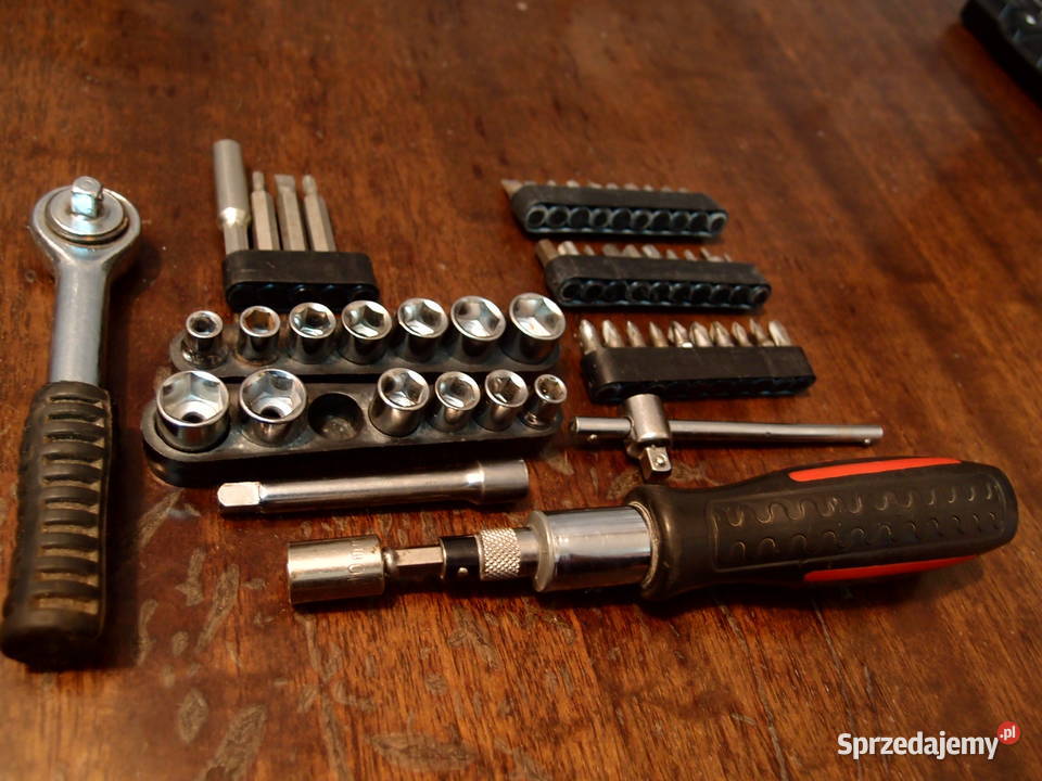 Zestaw kluczy nasadkowych wkrętak wielofunkcyjny Łódź sprzedam