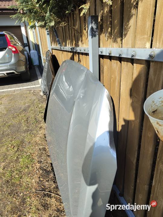 Uszkodzona maska Volvo V60IS60II polift