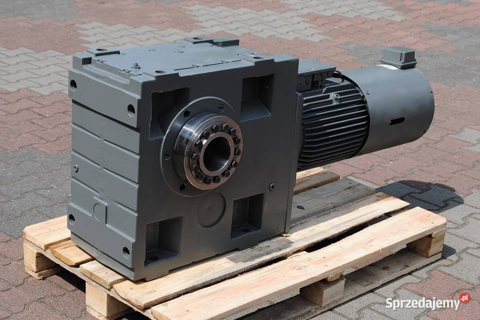 Motoreduktor kątowy 15kw 374obr z hamulcem LENZE Kargowa sprzedam