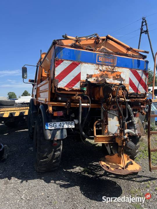 Samochód Mercedes Unimog 42712 U600 Kościelec
