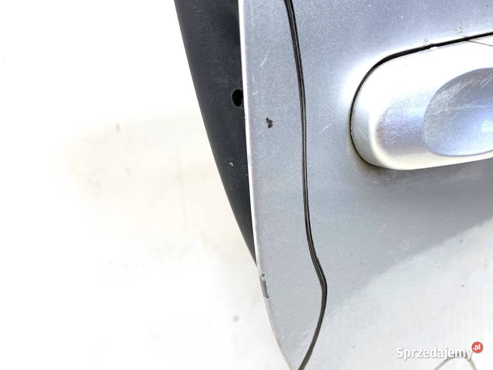 DRZWI PRAWY TYŁ VW TOURAN Minivan 0310