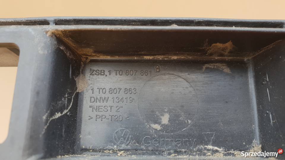 VW TOURAN ŚLIZG ZDERZAKA TYŁ ŚRODKOWY osobowe lubuskie Bieleń