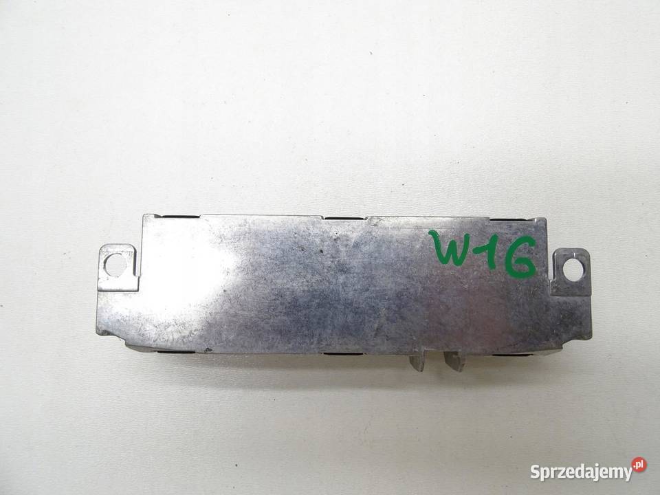 WZMACNIACZ ANTENOWY 8K5035225A AUDI A4 B8 Panele sterowania, przełączniki