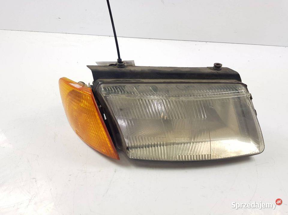 LAMPA PRAWA PRZÓD 3B0953050 PASSAT B5 Lipno
