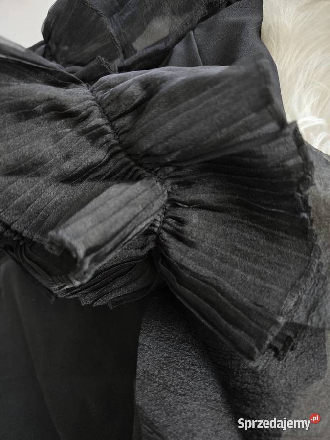 Sukienka mała czarna efektowna Rybnik