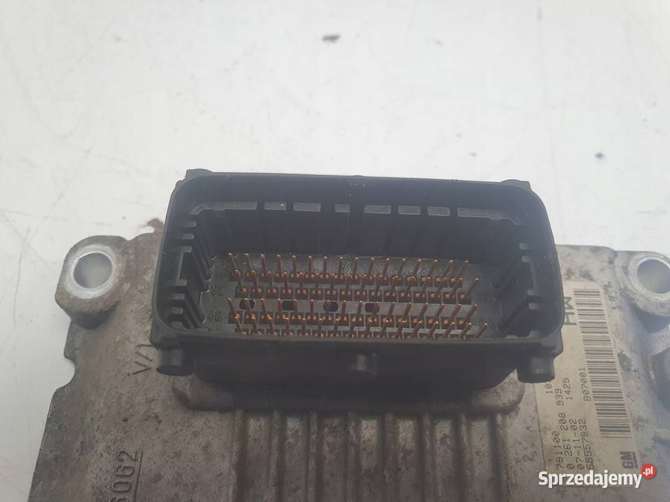 Opel Corsa D 10 12V STEROWNIK SILNIKA komputer osobowe Rudka