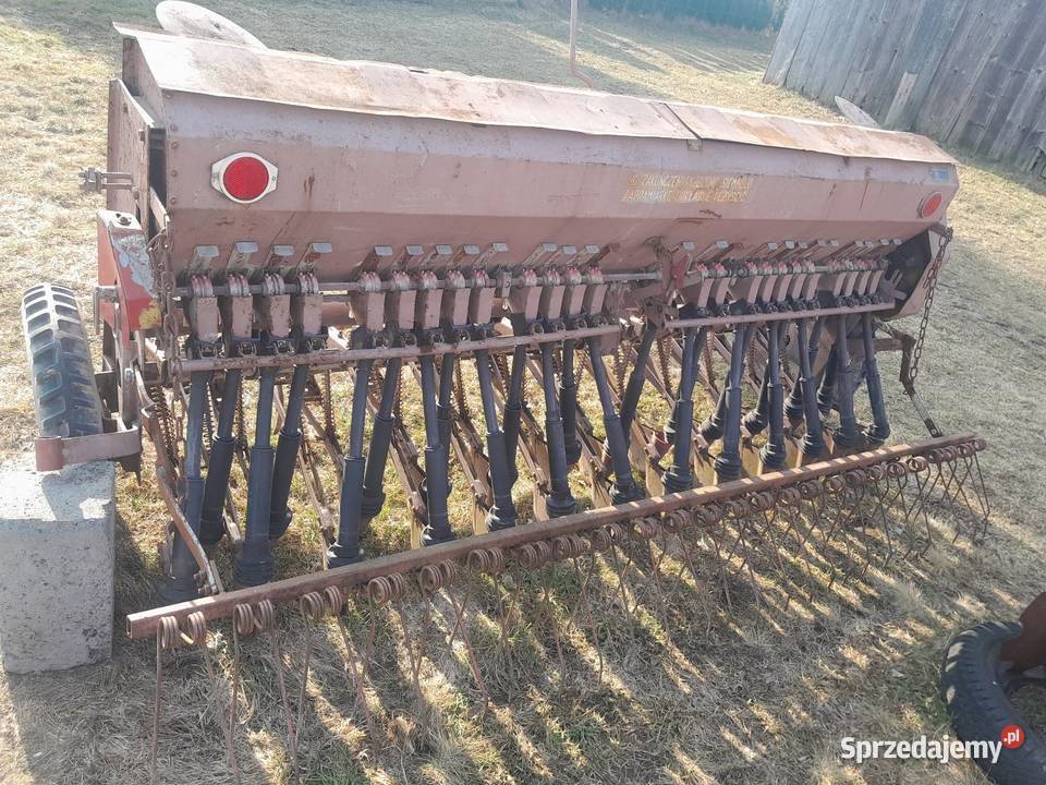 Siewniki Poznaniak na docisku zadbany sprawny Siewniki i sadzarki świętokrzyskie Łagów