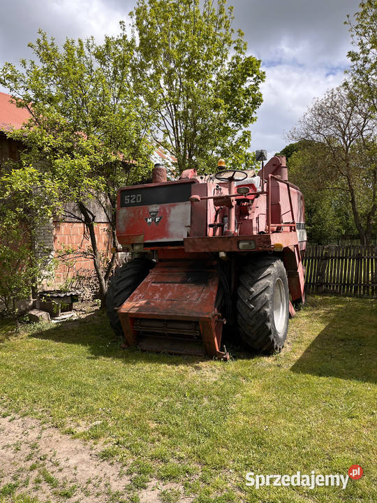 Kombajn Massey Ferguson 520 Zawalów