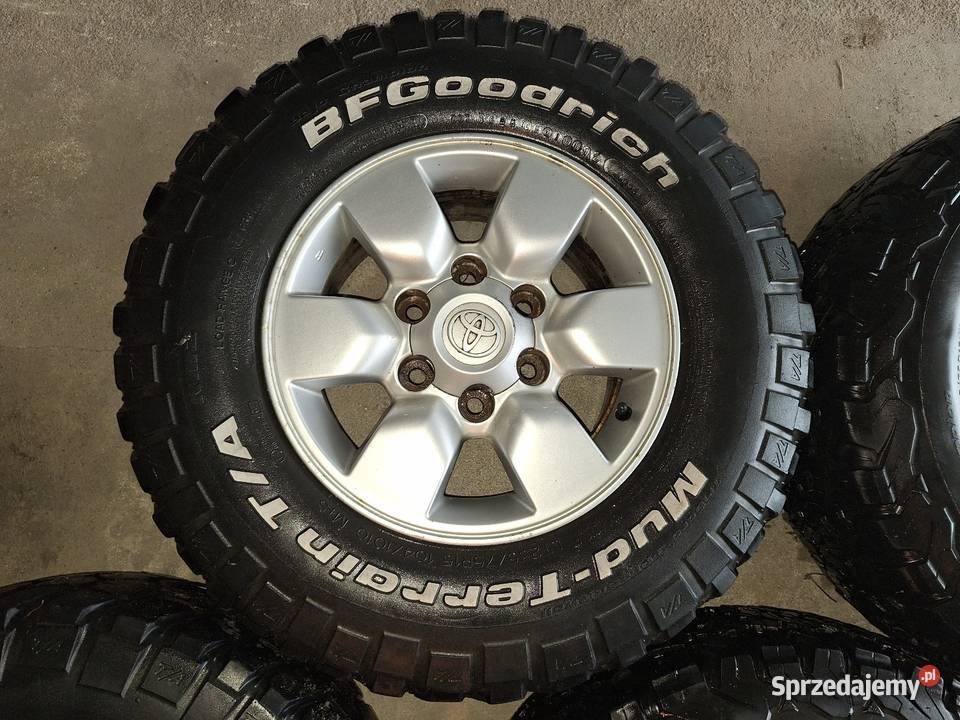 Koła Toyota Hilux 15 z oponami Strykowo